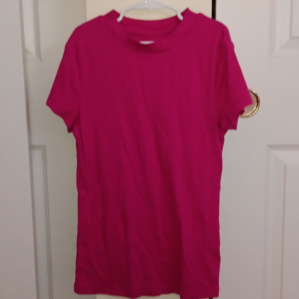 A New Day pink crew shirt